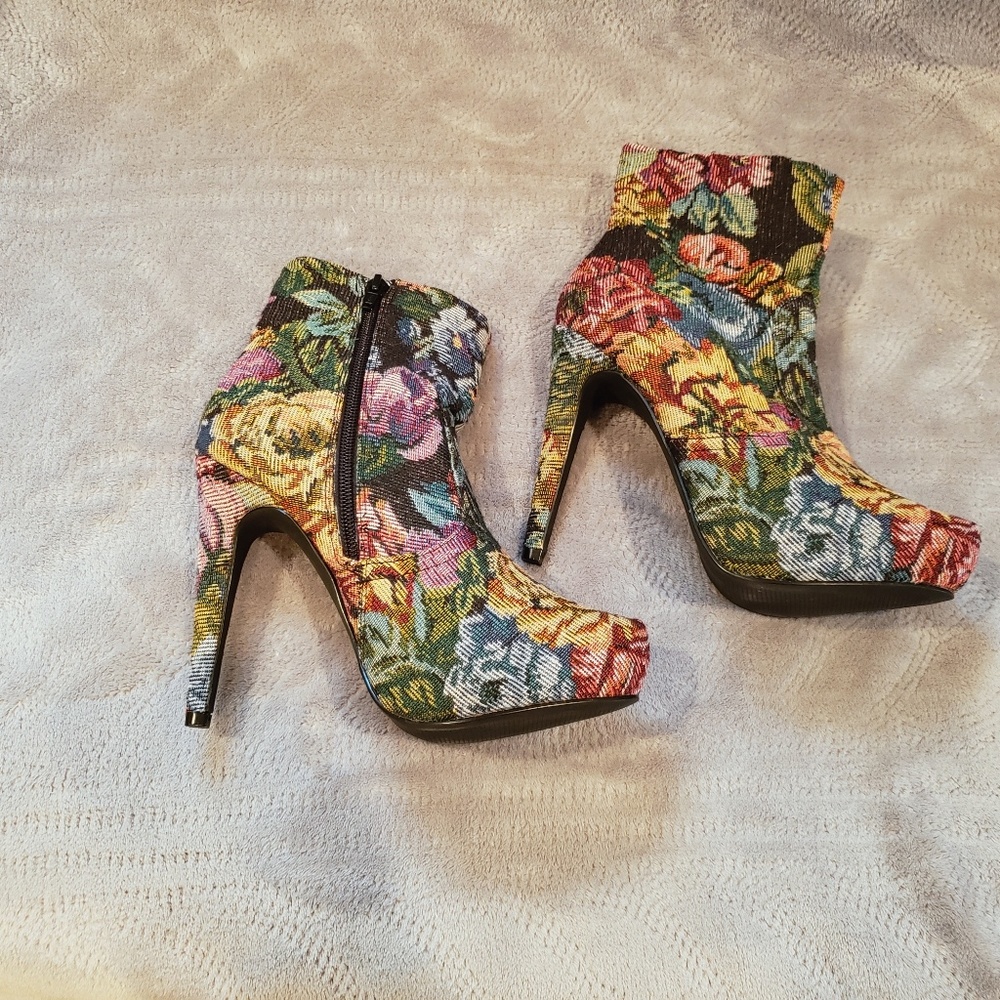 Diba Floral Ankle Boot Heels